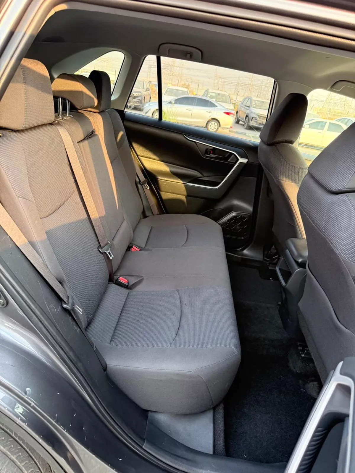 Toyota RAV4 LE 2019 RAV4-15-0