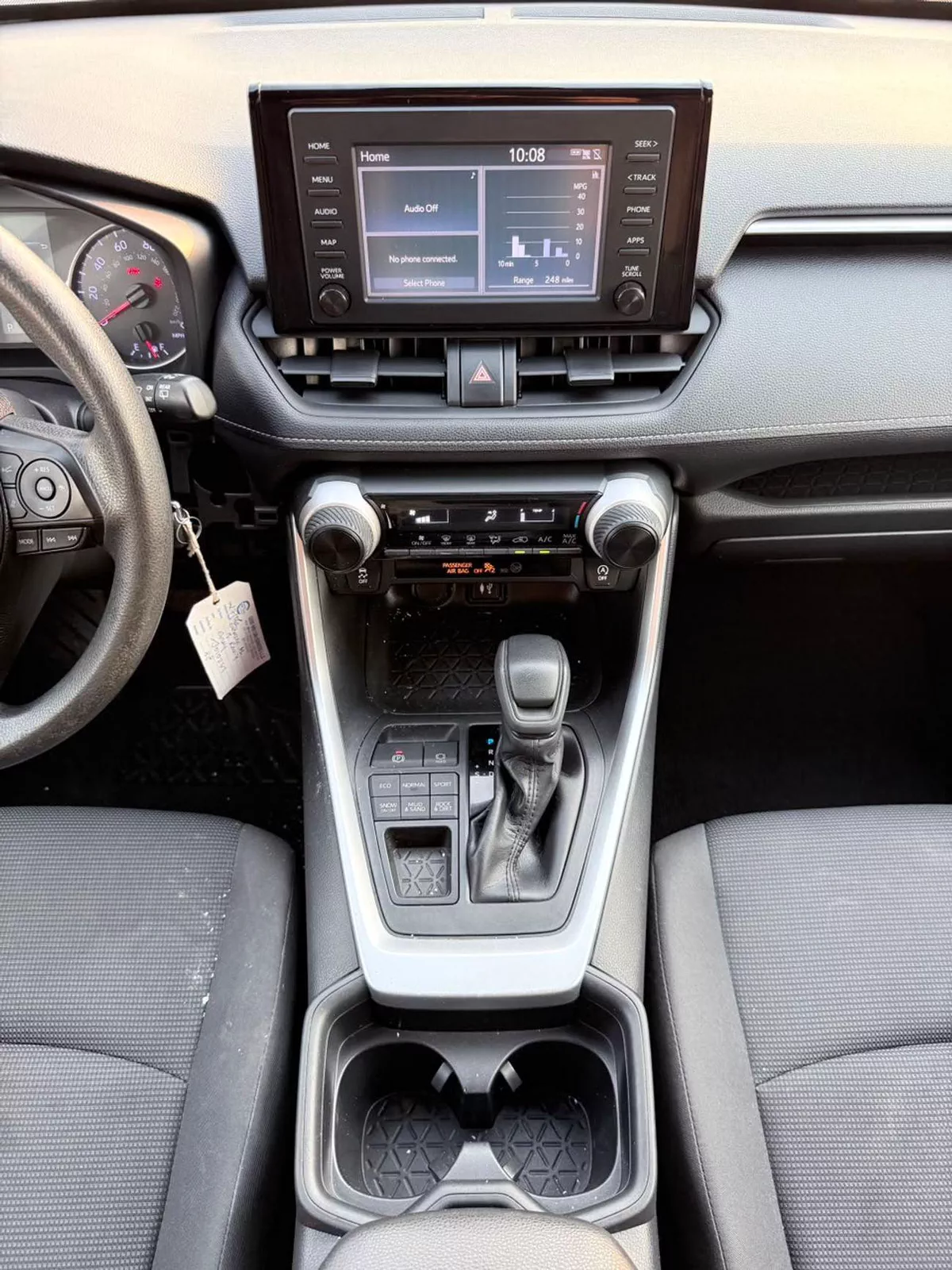 Toyota RAV4 LE 2019 RAV4-6-0