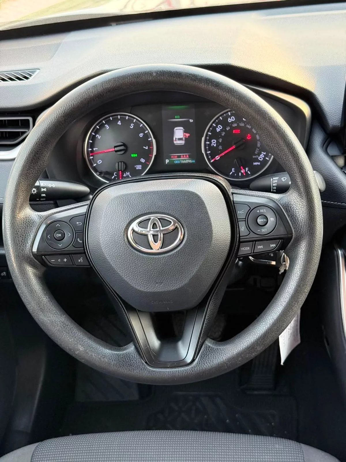 Toyota RAV4 LE 2019 RAV4-7-0