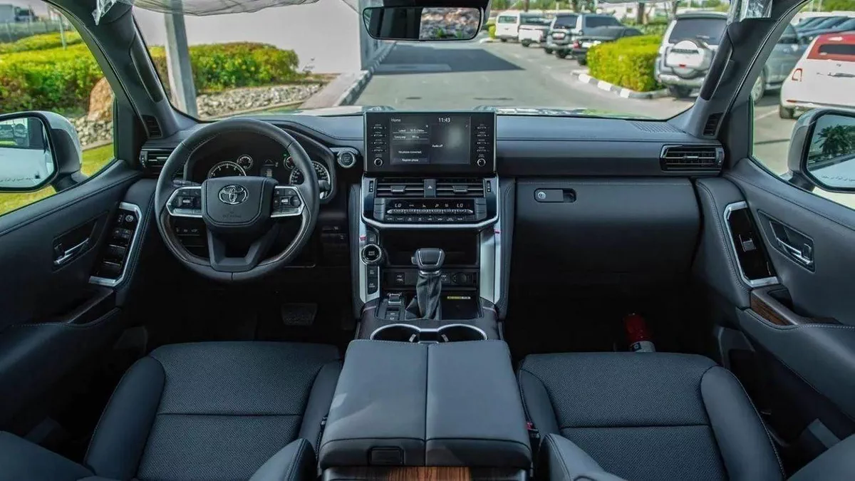 Toyota Land Cruiser GXR TOYOTA LAND CRUISER GXR 3.5L PETROL FULL OPTION 0KM-11-0