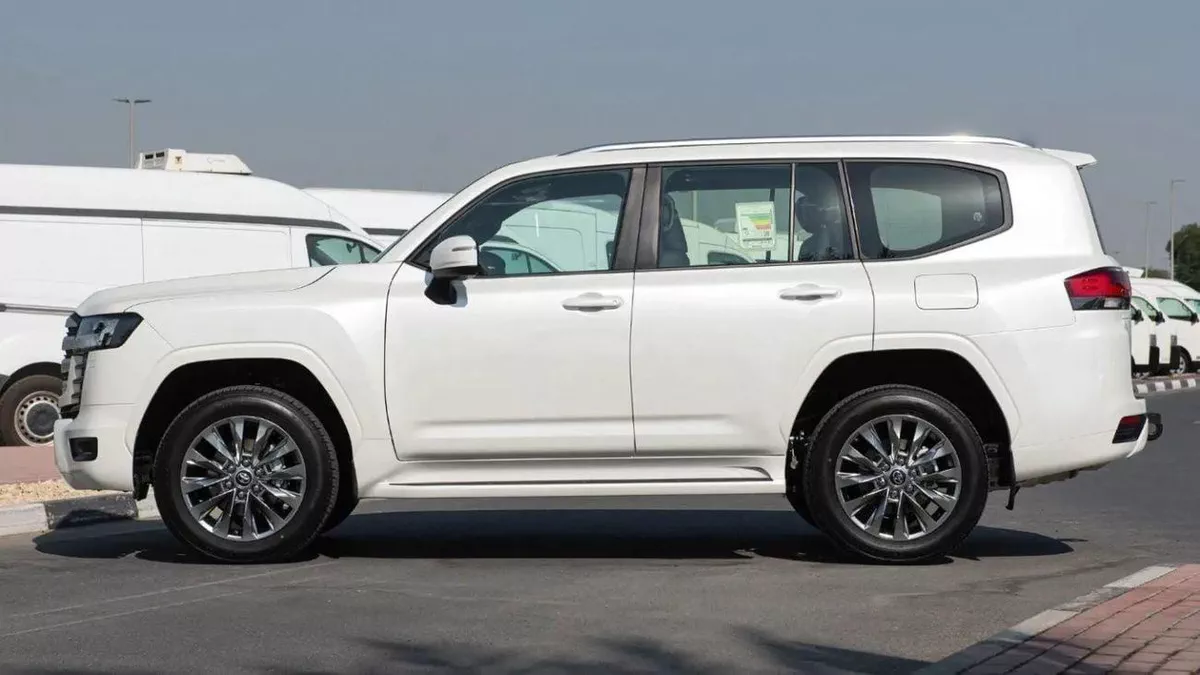 Toyota Land Cruiser GXR TOYOTA LAND CRUISER GXR 3.5L PETROL FULL OPTION 0KM-3-0