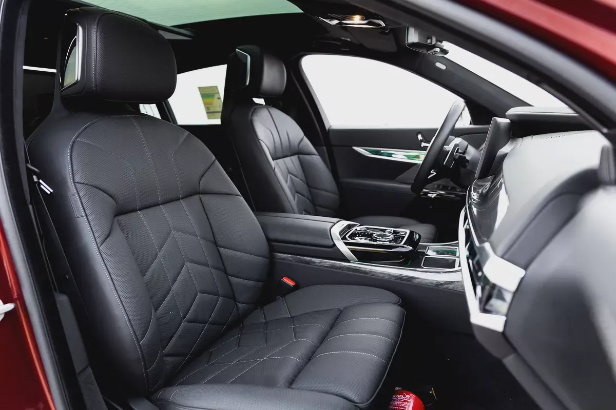 BMW 740i M Sport Individual – 2026 | GCC | Only 2,050 KM | 2 Years Warranty | AED 444,000-10-10