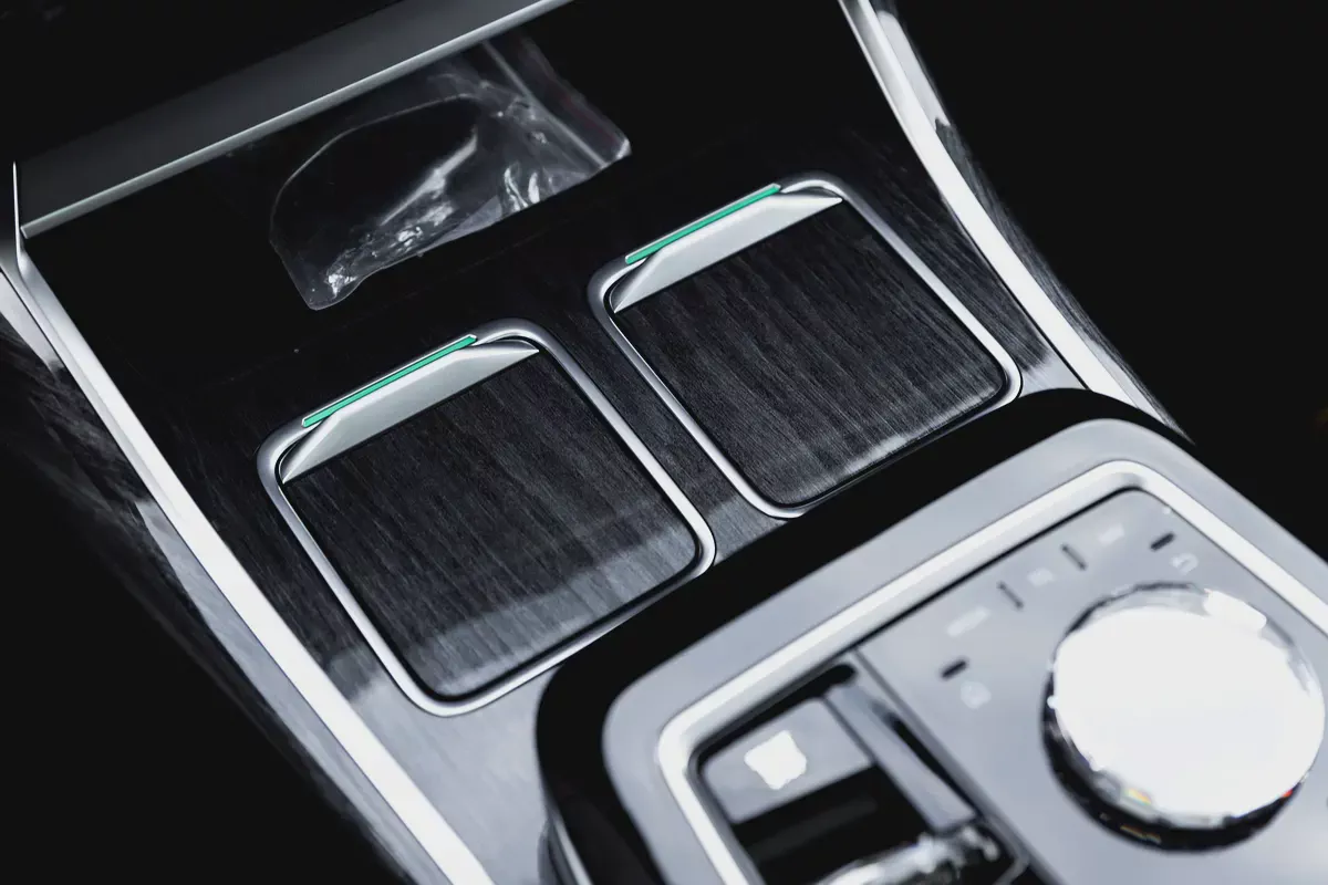 BMW 740i M Sport Individual – 2026 | GCC | Only 2,050 KM | 2 Years Warranty | AED 444,000-7-7