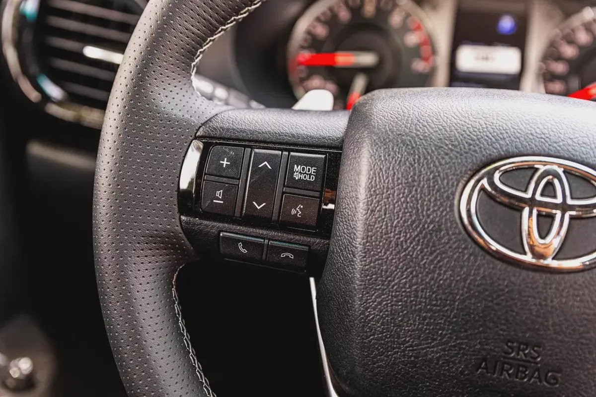 2026 TOYOTA HILUX 4WD 4.0 GR SPORT EXL FOR EXPORT AED 170,000/--10-10
