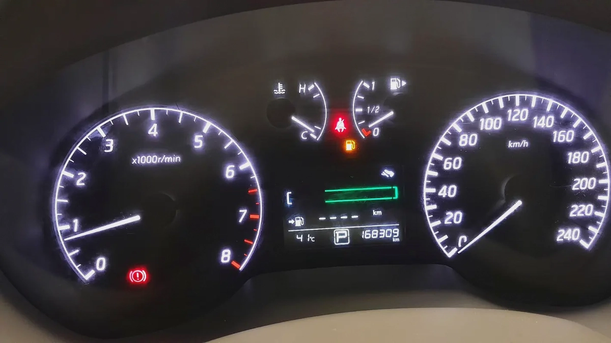 Nissan Sentra SV 2018 GCC Specs-11-11