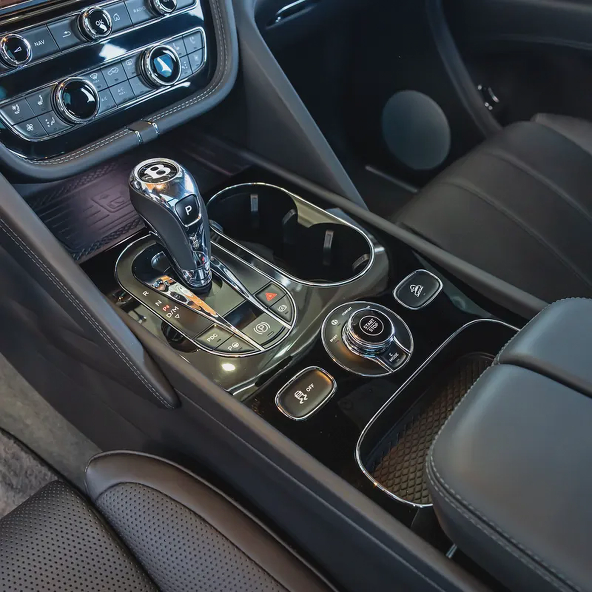 2023  BENTLEY BENTAYGA S HYBIRD  DONE  ONLY 18,000KM-9-9