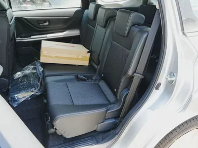 Brand New 2026 Toyota Veloz GX - GCC Specs - 7 Seater Family SUV-13