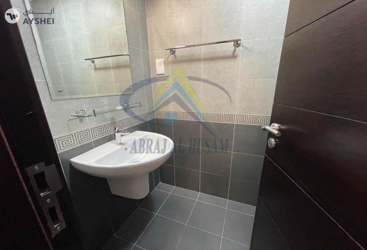 Apartment for rent in Al Jowhara Tower, Corniche Road-16-16