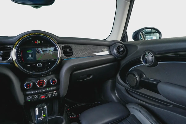 Mini Cooper S -Jubilee Edition- GCC-Mini Cooper Service History Available-Just Been Service-Special