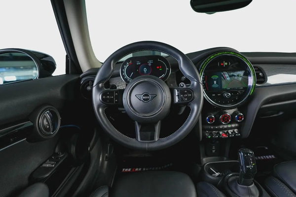Mini Cooper S -Jubilee Edition- GCC-Mini Cooper Service History Available-Just Been Service-Special