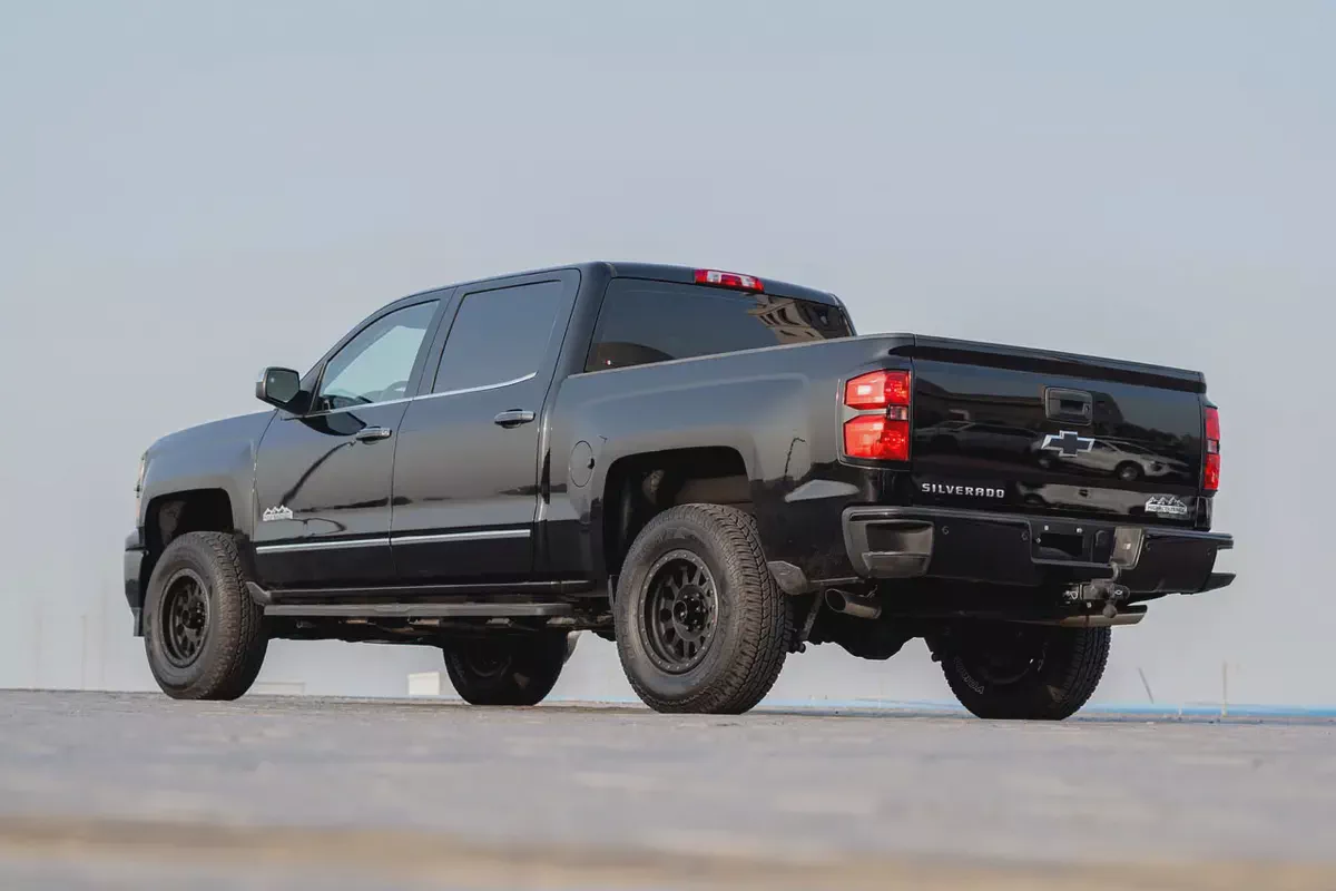 2015 Chevrolet Silverado 1500 High Country | GCC Specs-4-4