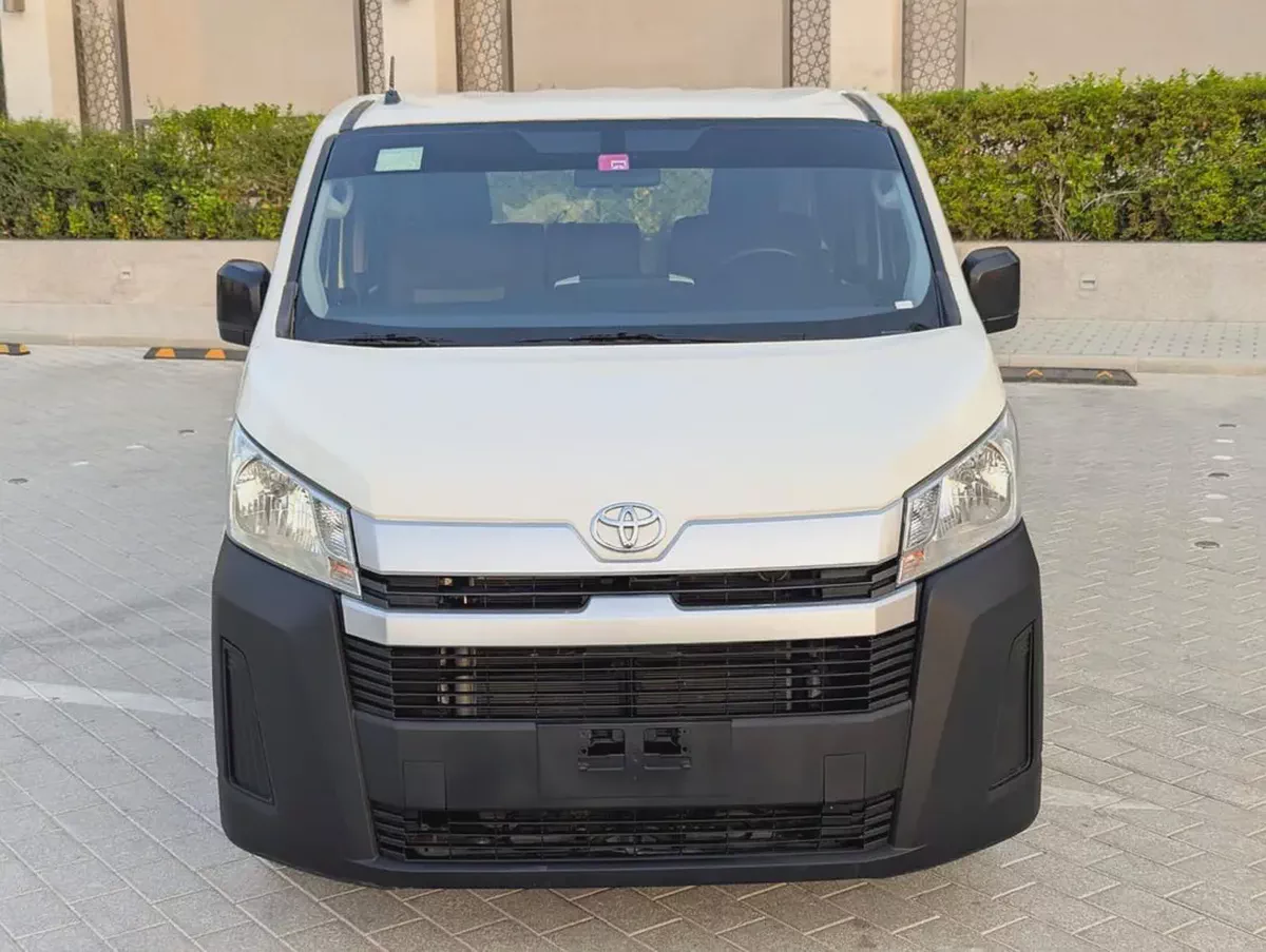 Toyota Hiace 2021 Panel Van GCC Specs - Premium Condition Low KM Avaliable With Bank Finance-5-5