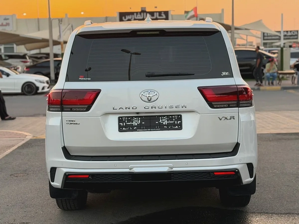 Toyota Land Cruiser 2024 VXR GCC Specs - تويوتا لاند كروزر 2024 VXR توين تيربو