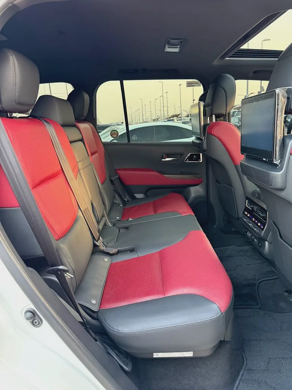 Toyota Land Cruiser 2024 VXR GCC Specs - تويوتا لاند كروزر 2024 VXR توين تيربو