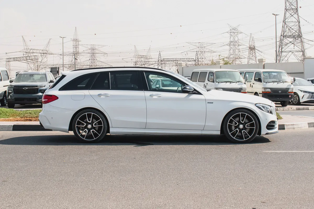 2016 - BENZ C450 STATION - SUPER CLEAN - LIKE NEW - ONLY 25,000 KM-3-3