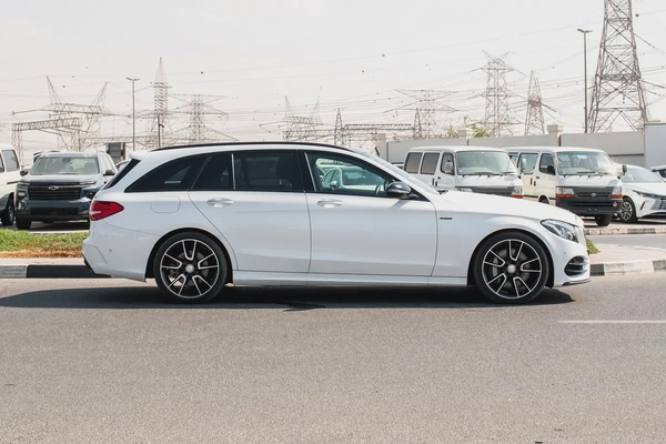2016 - BENZ C450 STATION - SUPER CLEAN - LIKE NEW - ONLY 25,000 KM