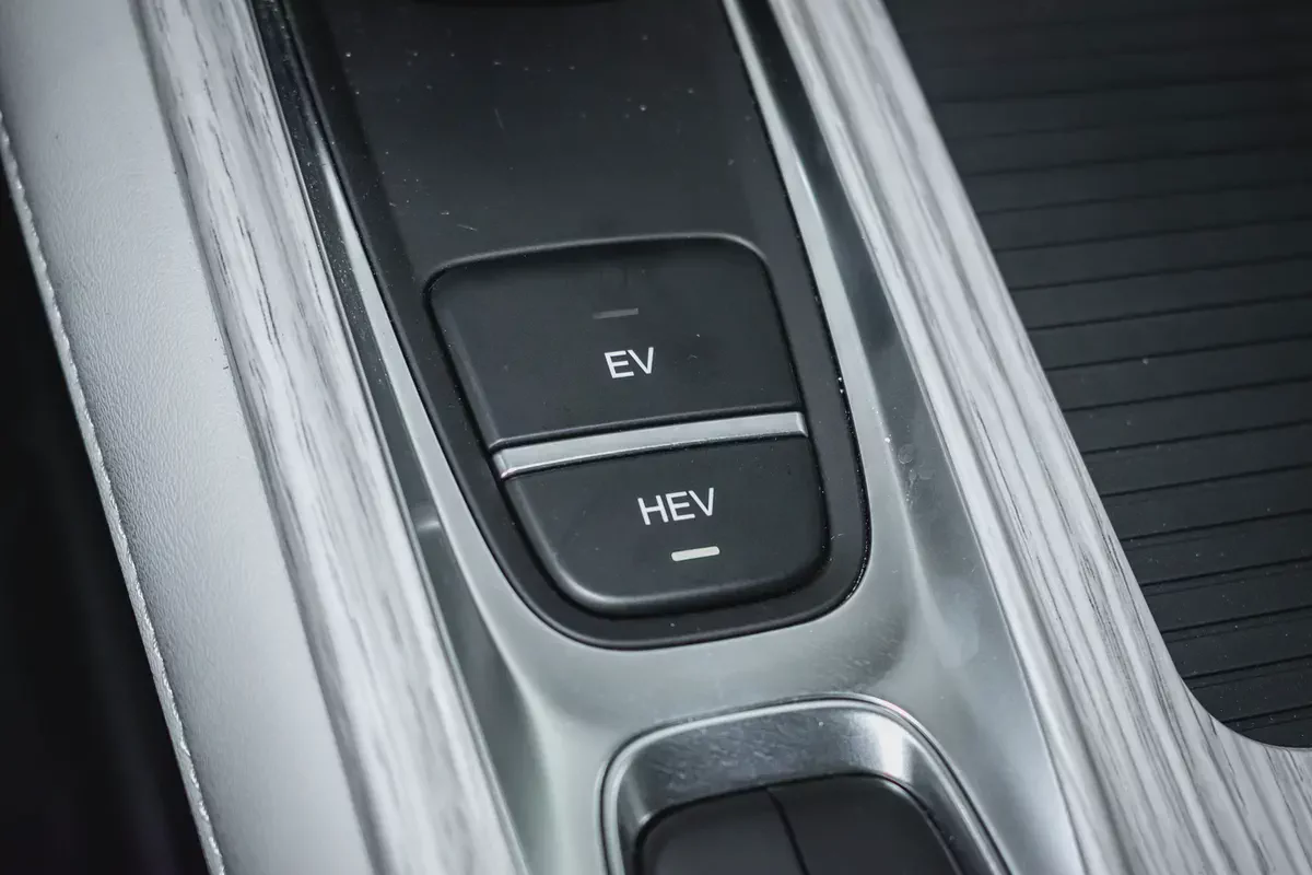 2YR WARRANTY | AED 1,300 PM | GCC | 1.5L PLUG-IN HYBRID | 1,200KMS RANGE-14-14