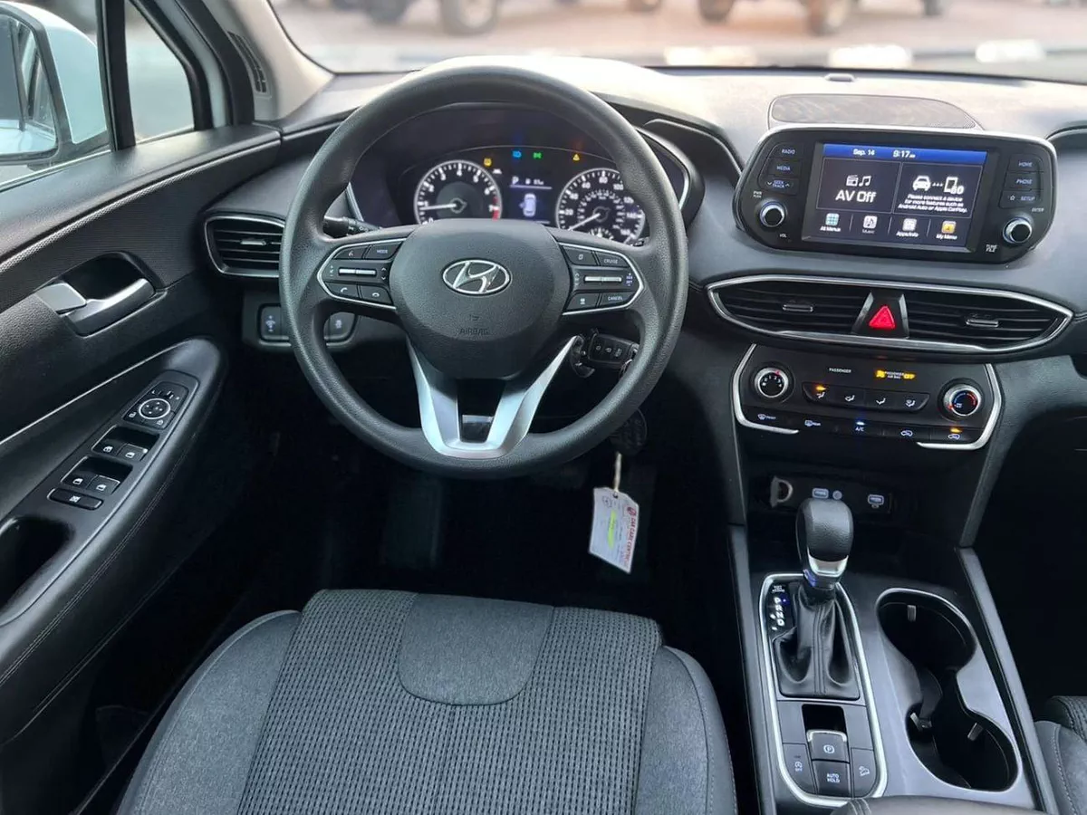 Hyundai Santa Fe 2020 Hyundai Santafe FE ,SE 2.4L V4 - Rear Camera & Sensor - AWD 4x4 --13-0