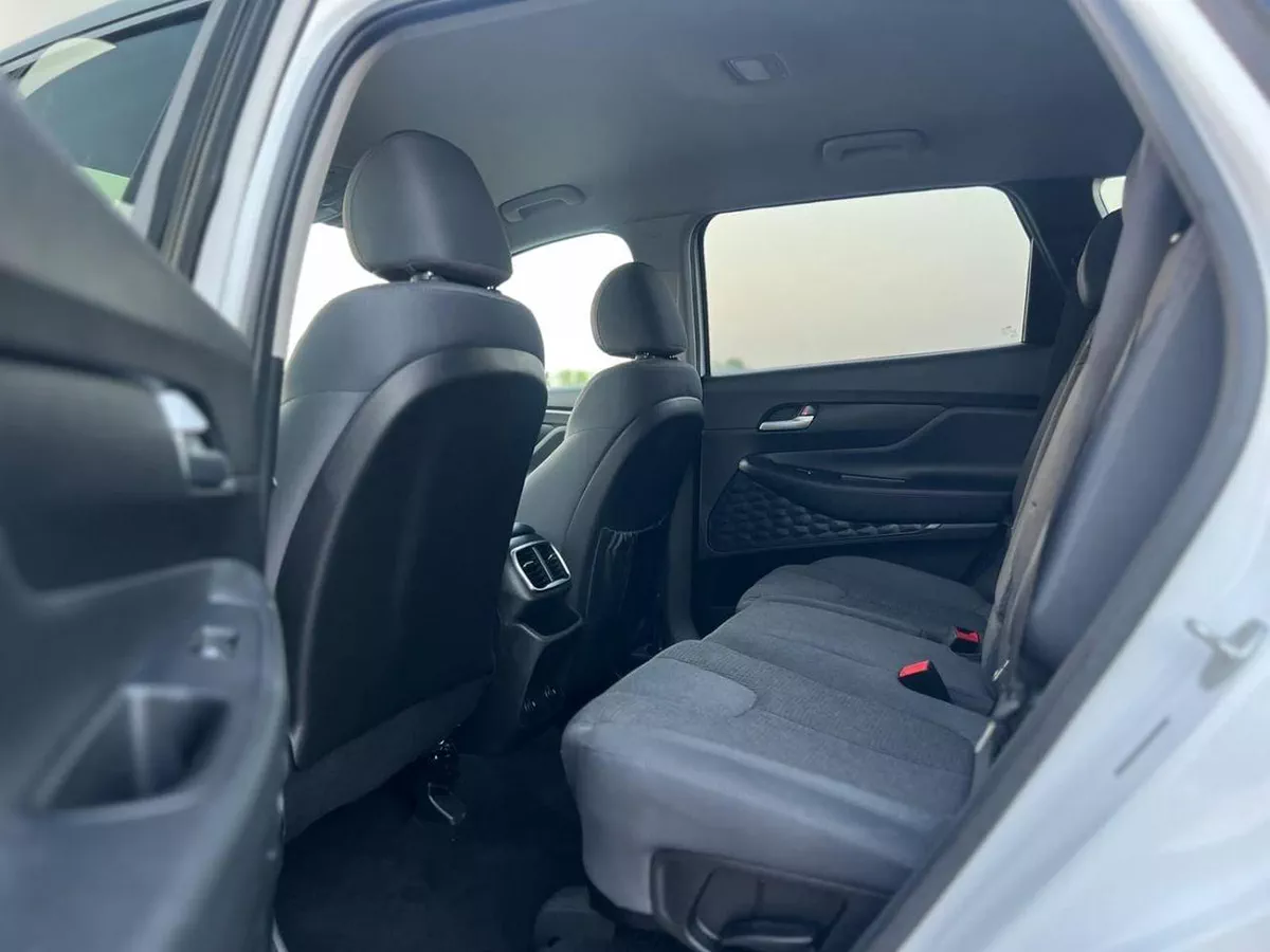 Hyundai Santa Fe 2020 Hyundai Santafe FE ,SE 2.4L V4 - Rear Camera & Sensor - AWD 4x4 --15-0
