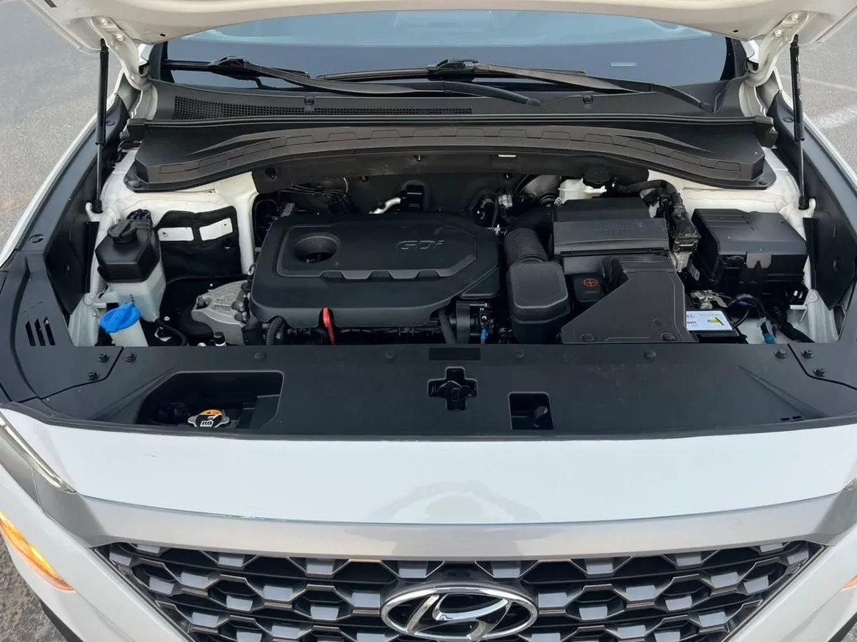 Hyundai Santa Fe 2020 Hyundai Santafe FE ,SE 2.4L V4 - Rear Camera & Sensor - AWD 4x4 --18-0
