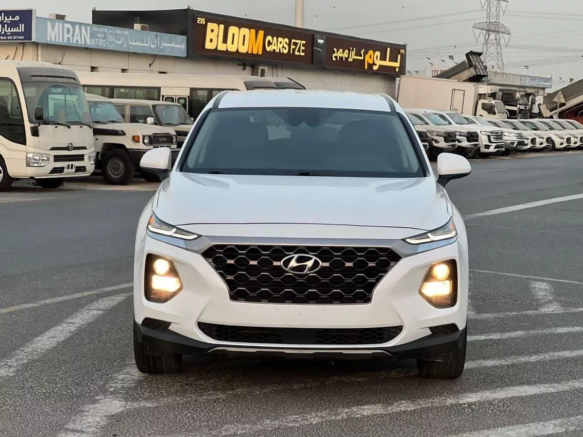 Hyundai Santa Fe 2020 Hyundai Santafe FE ,SE 2.4L V4 - Rear Camera & Sensor - AWD 4x4 --1-0