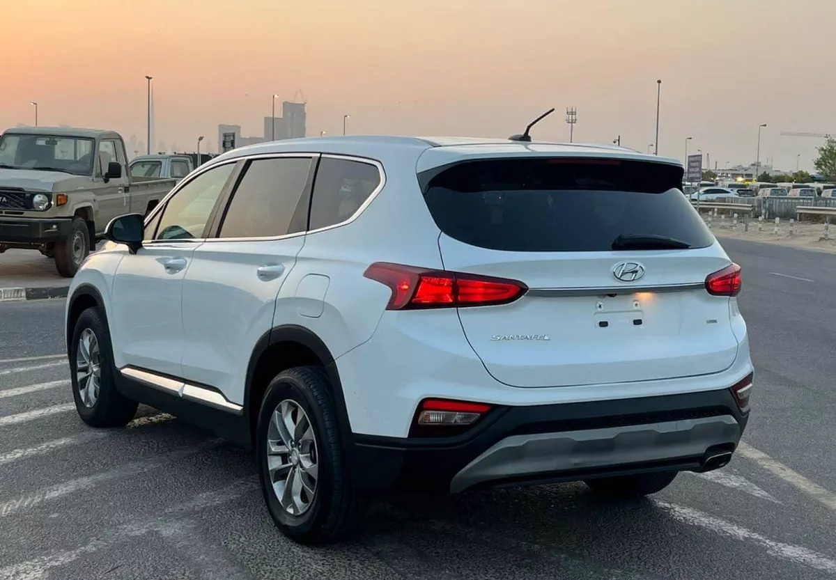 Hyundai Santa Fe 2020 Hyundai Santafe FE ,SE 2.4L V4 - Rear Camera & Sensor - AWD 4x4 --3-0