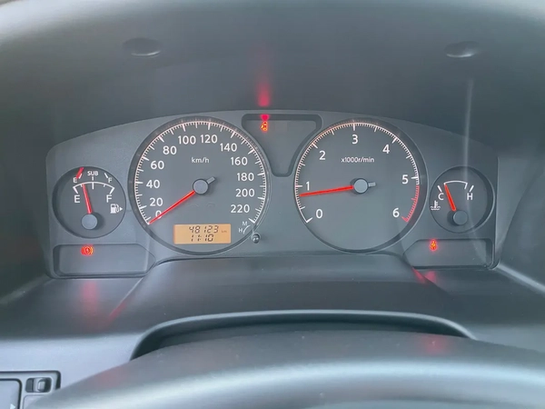 نيسان فتك سوبر سفاري 2022 خليجي جير عادي بحاله ممتازه