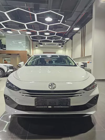 MG MG 8 2026 GCC-1