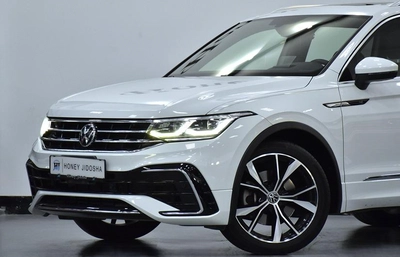Volkswagen Tiguan R-Line 4Motion ( 2024 Model ) in White Color GCC Specs-4