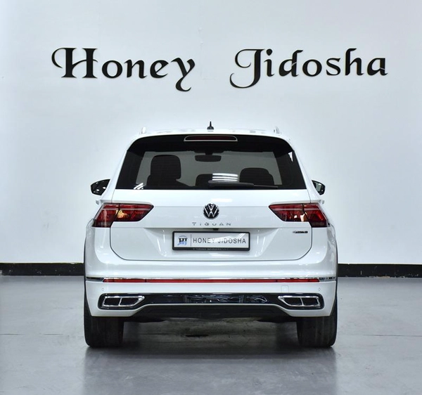 Volkswagen Tiguan R-Line 4Motion ( 2024 Model ) in White Color GCC Specs