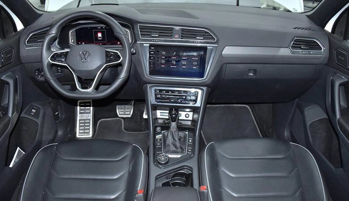 Volkswagen Tiguan R-Line 4Motion ( 2024 Model ) in White Color GCC Specs-2-2