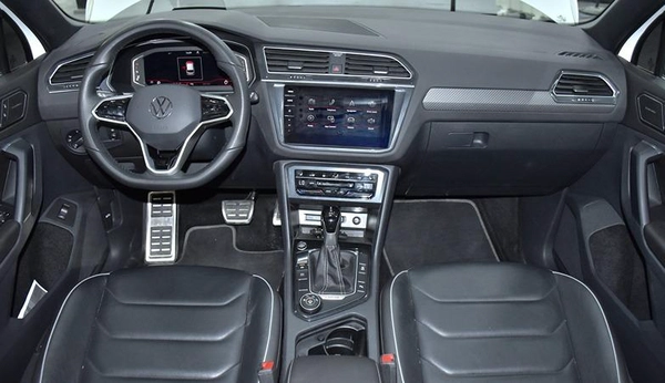 Volkswagen Tiguan R-Line 4Motion ( 2024 Model ) in White Color GCC Specs