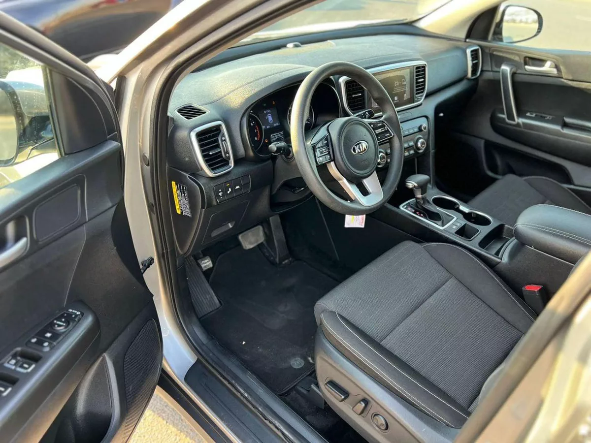 Kia Sportage LX 2020 Kia Spotage Mid-Option - 2.4L V4 - Rear Camera - Electric Seat-9-0
