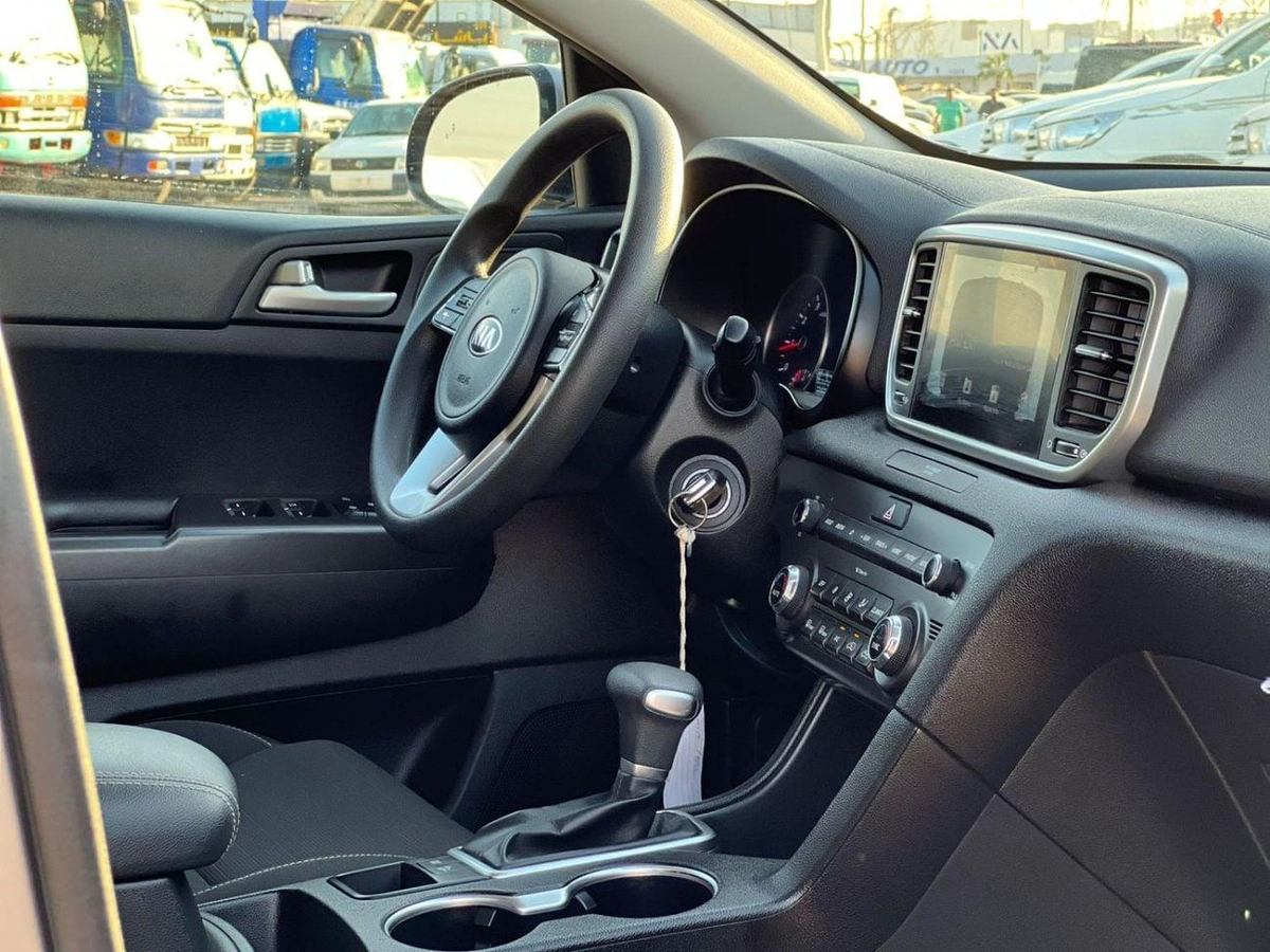 Kia Sportage LX 2020 Kia Spotage Mid-Option - 2.4L V4 - Rear Camera - Electric Seat-13-0
