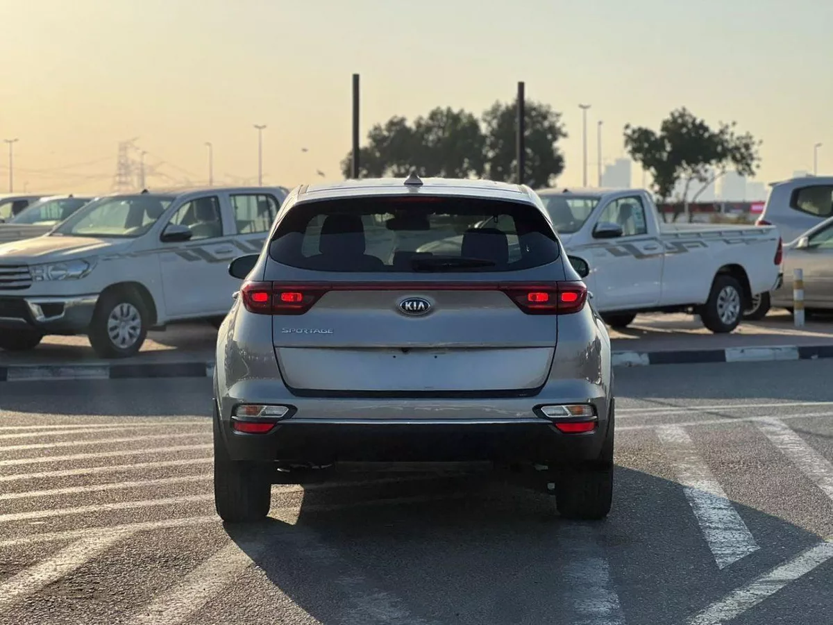 Kia Sportage LX 2020 Kia Spotage Mid-Option - 2.4L V4 - Rear Camera - Electric Seat-5-0