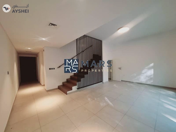 02 BEDROOMS TOWNHOUSE IS AVAILABLE FOR RENT IN ALJADA
