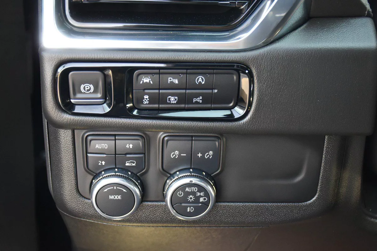 GMC YUKON DENALI 6.2 2025 | BLACK-12-12