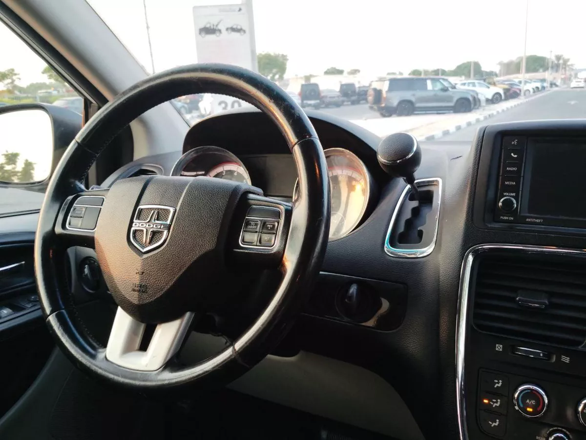 Dodge Grand Caravan SE Dodge-14-0
