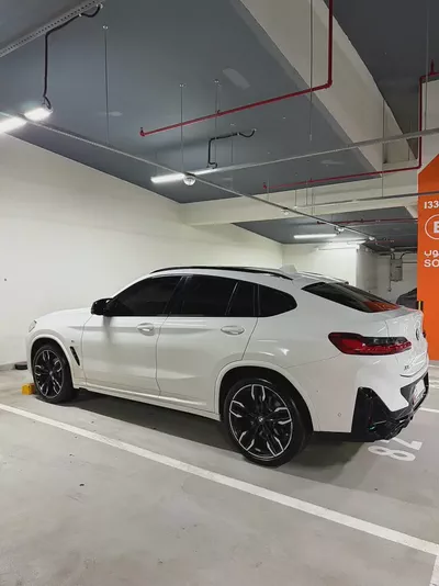 Pristine 2023 BMW X4 M40i | GCC Specs | Low Mileage | Warranty & Service-5