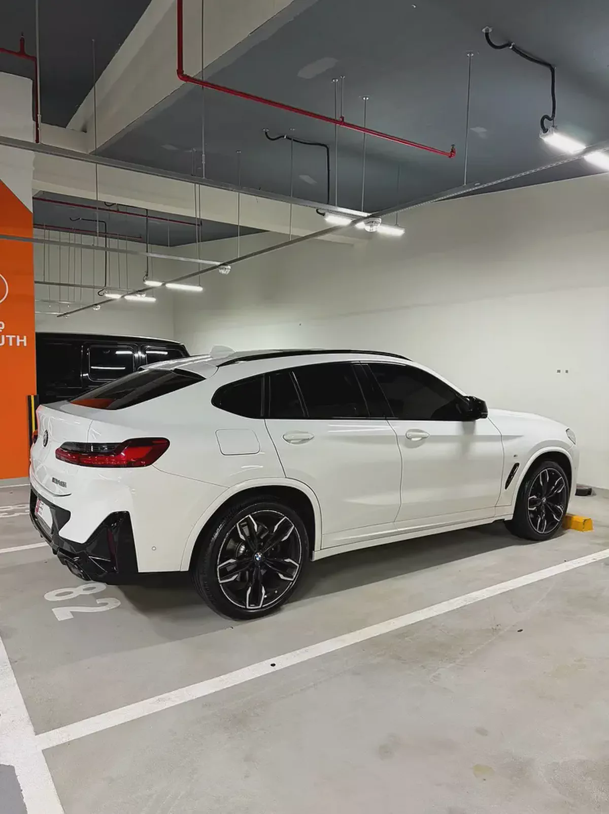 Pristine 2023 BMW X4 M40i | GCC Specs | Low Mileage | Warranty & Service-3-3