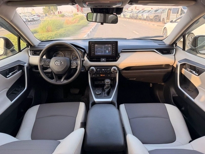 Toyota RAV4 Hybrid XLE 2.5L-4