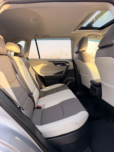 Toyota RAV4 Hybrid XLE 2.5L-14