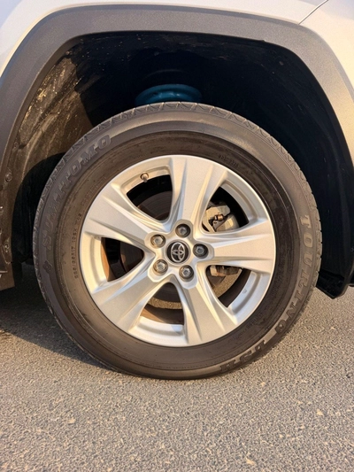 Toyota RAV4 Hybrid XLE 2.5L-18