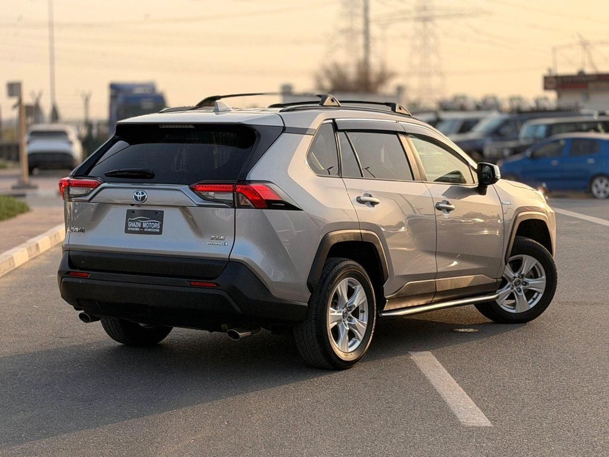 Toyota RAV4 Hybrid XLE 2.5L-2-2