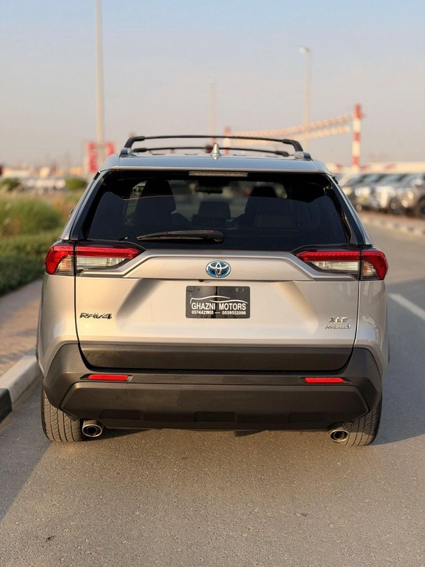 Toyota RAV4 Hybrid XLE 2.5L