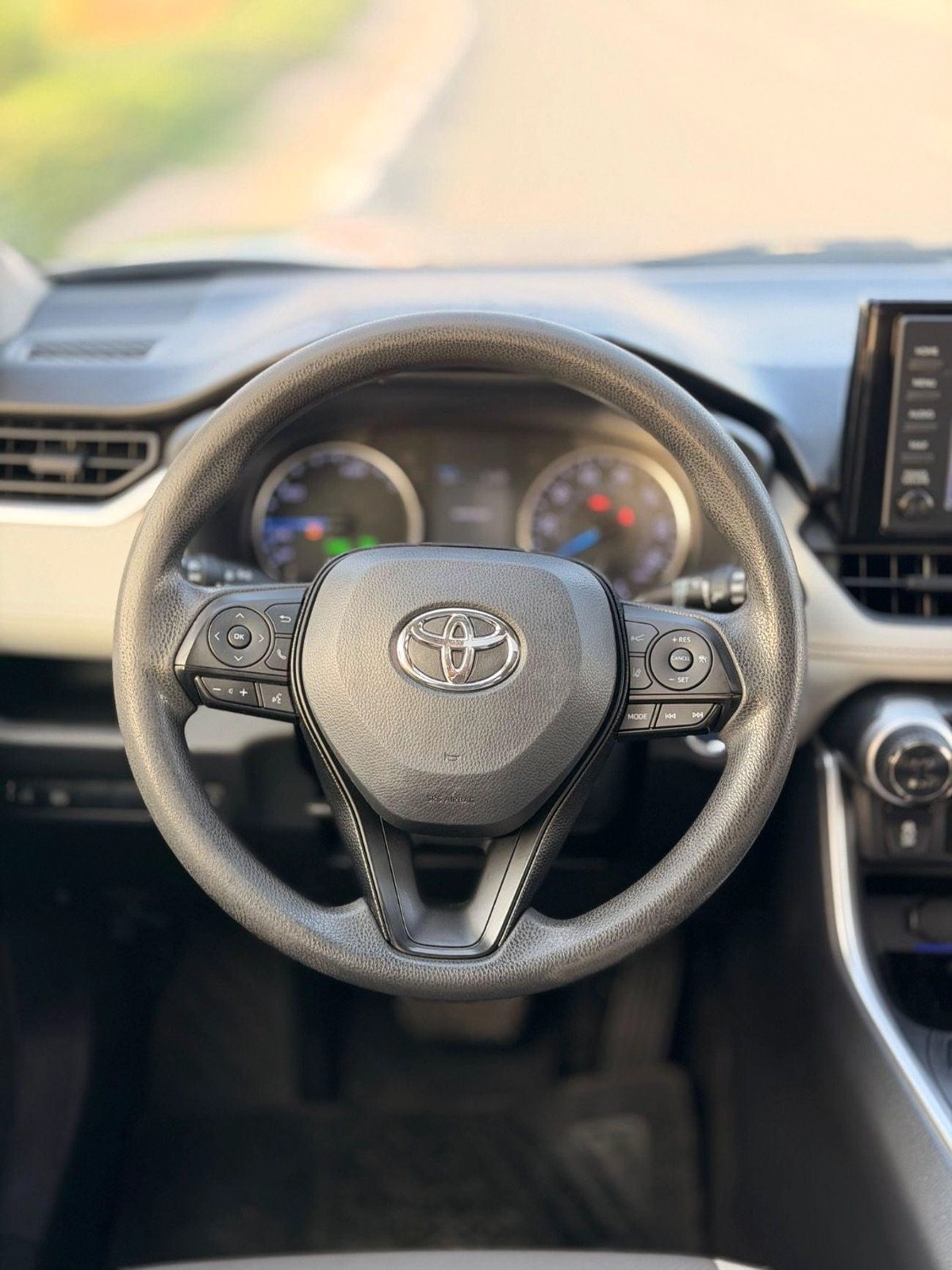 Toyota RAV4 Hybrid XLE 2.5L-6-6