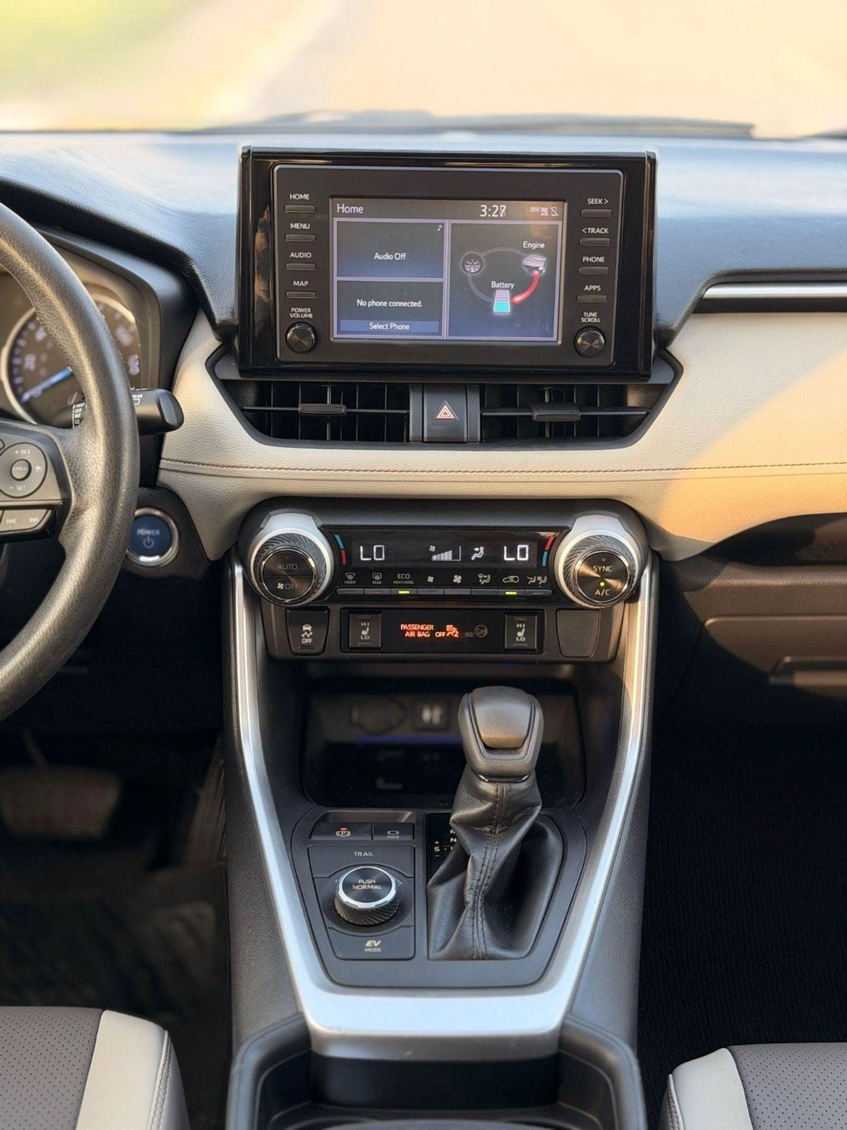Toyota RAV4 Hybrid XLE 2.5L-8-8
