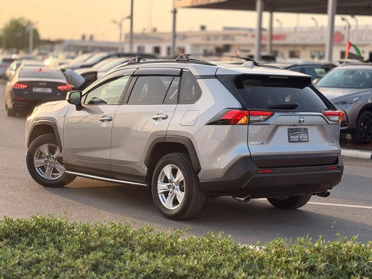 Toyota RAV4 Hybrid XLE 2.5L-12-12