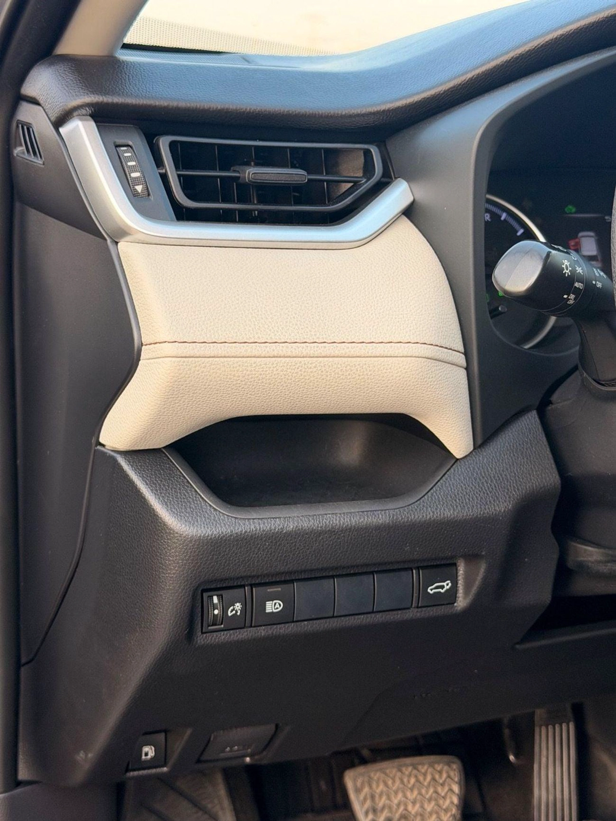 Toyota RAV4 Hybrid XLE 2.5L-19-19