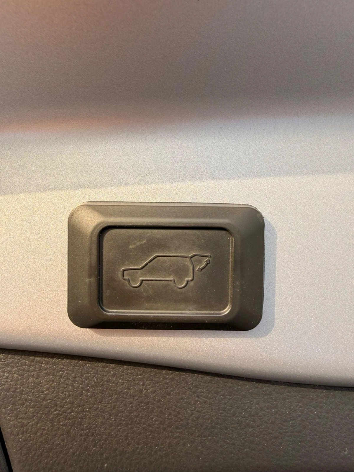 Toyota RAV4 Hybrid XLE 2.5L-20-20